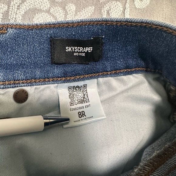 Express Jeans Womens 8R Skyscraper Mid Rise Boot Cut Medium Wash Blue EEUC$80 - Picture 5 of 11